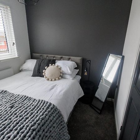 Uber Stylish 3 Bedroom Home Off Road Parking Near Town Centre And Bike Park Wales Merthyr Tydfil Exteriör bild