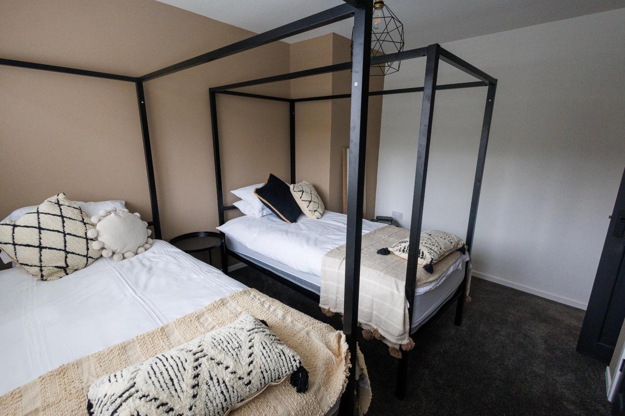 Uber Stylish 3 Bedroom Home Off Road Parking Near Town Centre And Bike Park Wales Merthyr Tydfil Exteriör bild